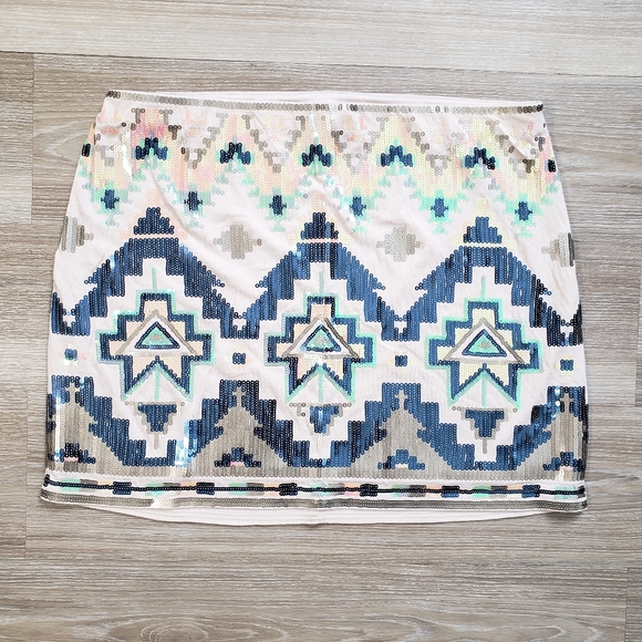 Express Sequined Mini Skirt Tribal Pattern - Picture 7 of 10